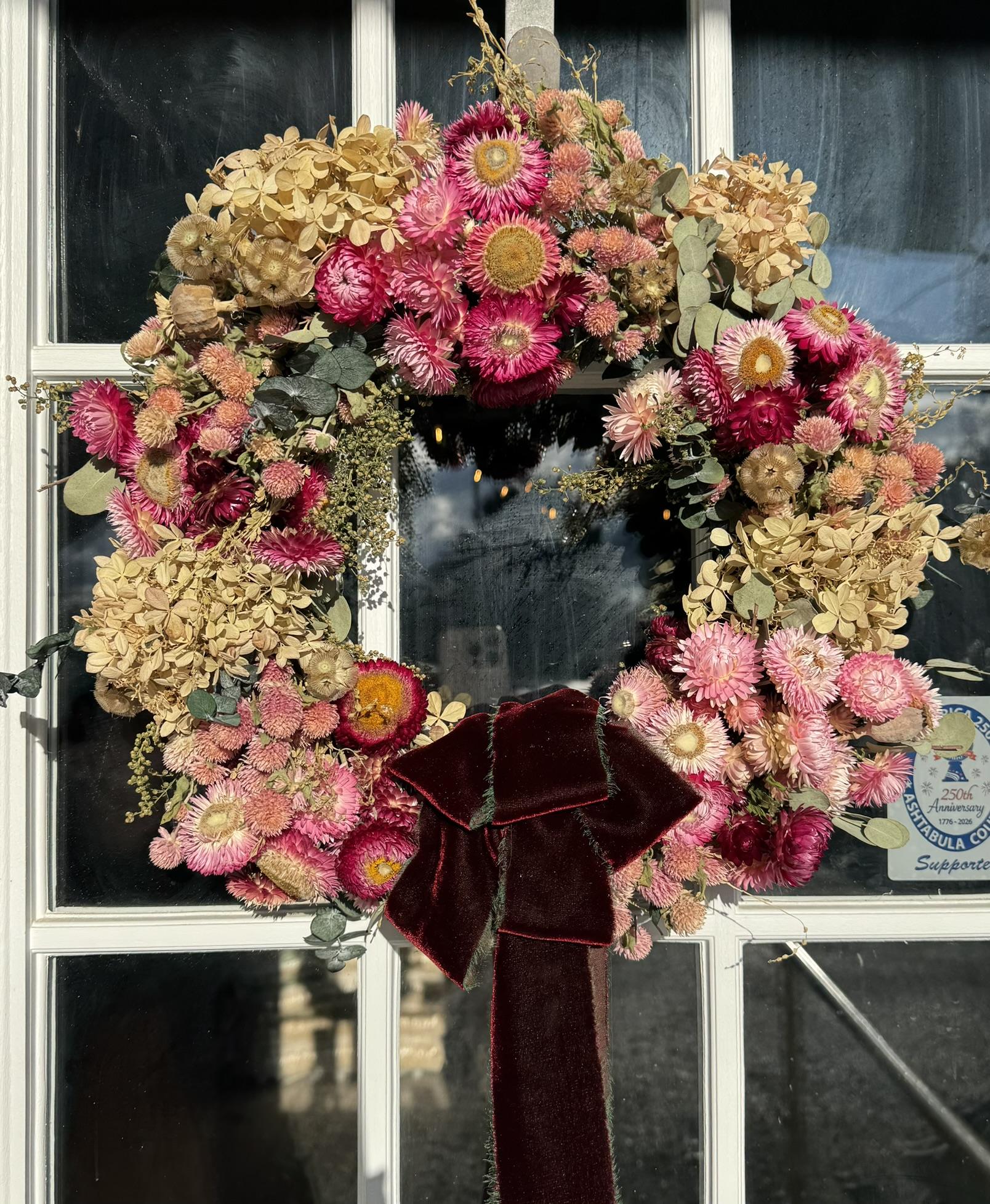 Everlasting Dried Flower Wreath - Image 4